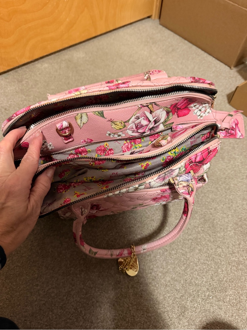 Betsey Johnson Pink Floral Quilted Satchel Shoulder Bag - zipper issue - Picture 3 of 6